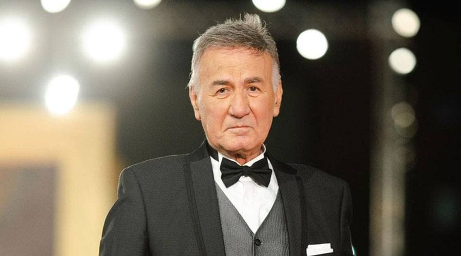ذكرى وفاة عزت أبو عوف.. جنتلمان الفن الذي ترك الطب من أجل الإبداع وخلّد اسمه في السينما والدراما 4 ذكرى وفاة عزت أبو عوف