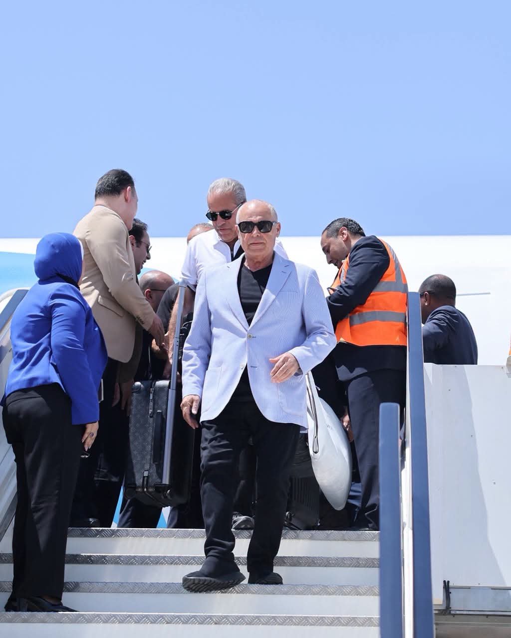 وزير الشباب والرياضة في استقبال منتخب مصر بمطار العلمين عقب العودة من كأس العالم 2026