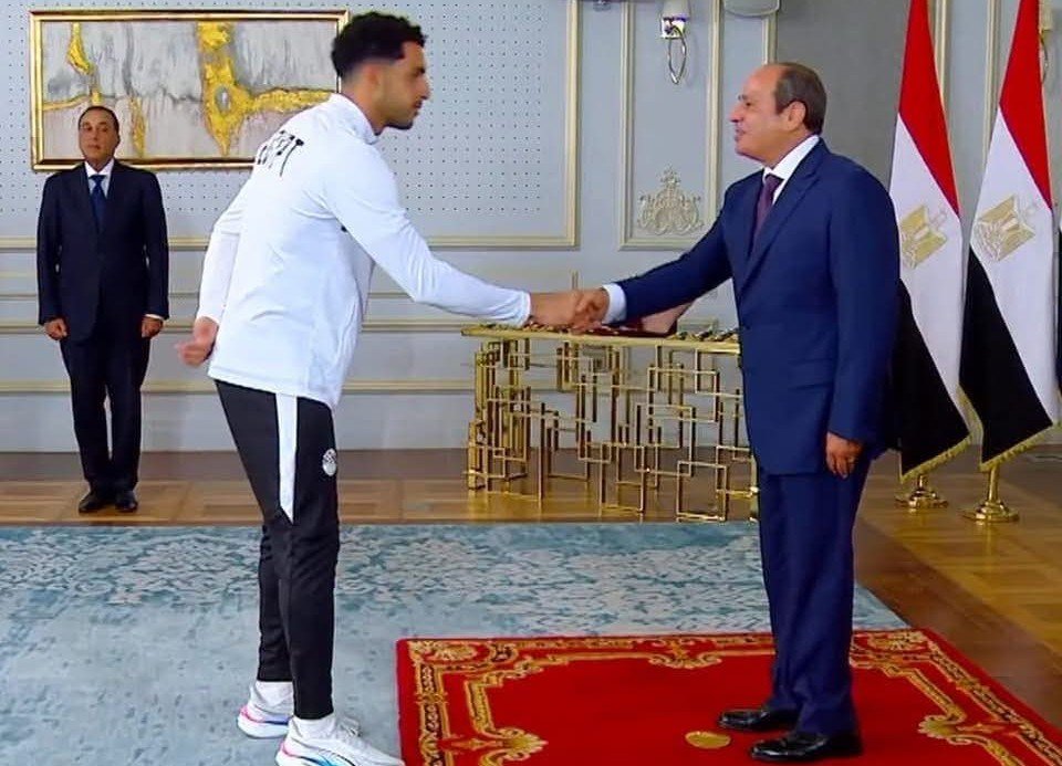تكريم الرئيس السيسي لمصطفى شوبير بعد تألقه في المونديال.. إشادة رسمية بمشوار استثنائي لحارس منتخب مصر 3 تكريم الرئيس السيسي لمصطفى شوبير بعد تألقه في المونديال.. إشادة رسمية بمشوار استثنائي لحارس منتخب مصر