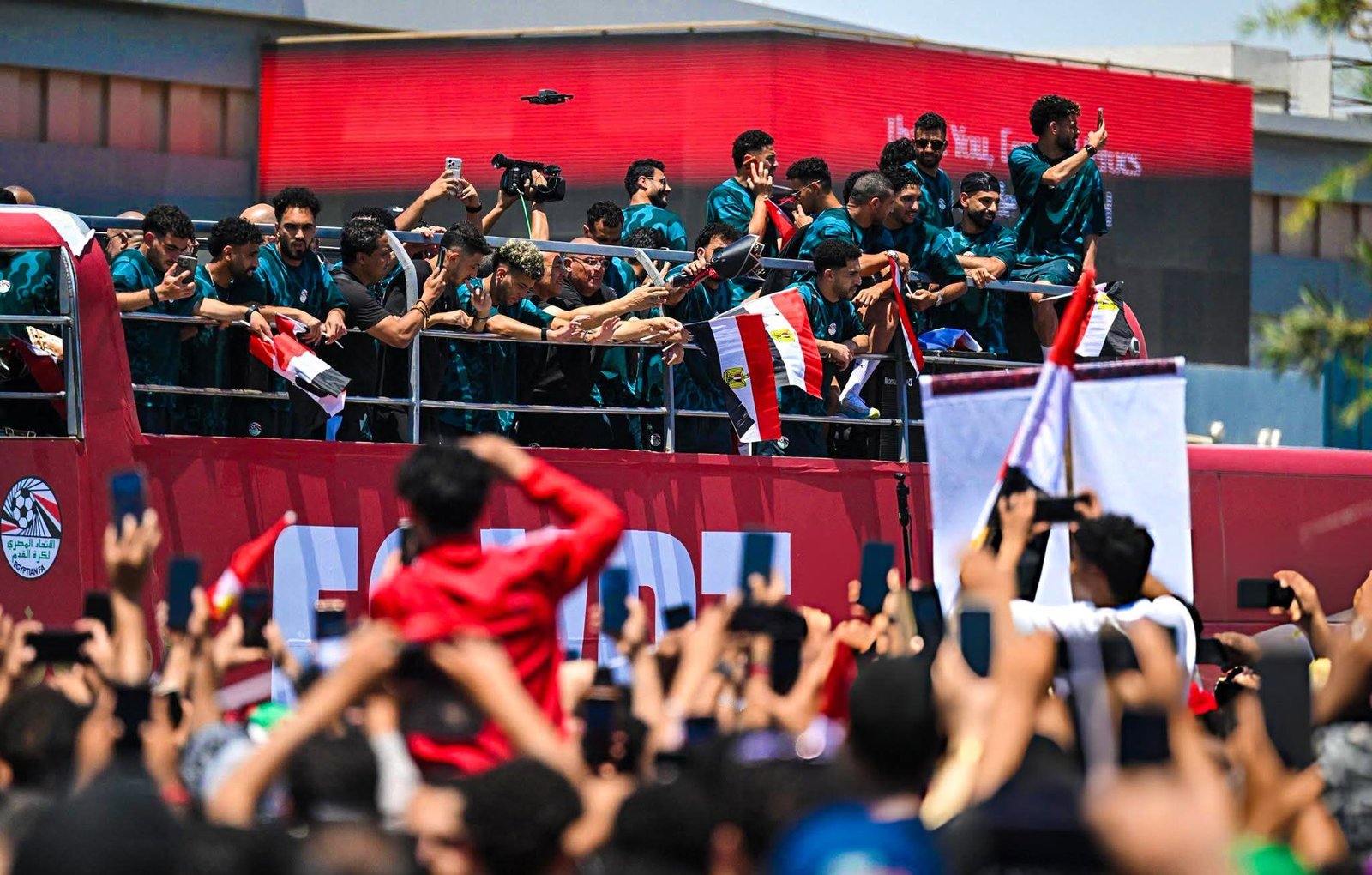 احتفالية منتخب مصر.. أتوبيس مكشوف يجوب شوارع القاهرة غدًا احتفالًا بالإنجاز التاريخي قبل الوصول إلى استاد القاهرة