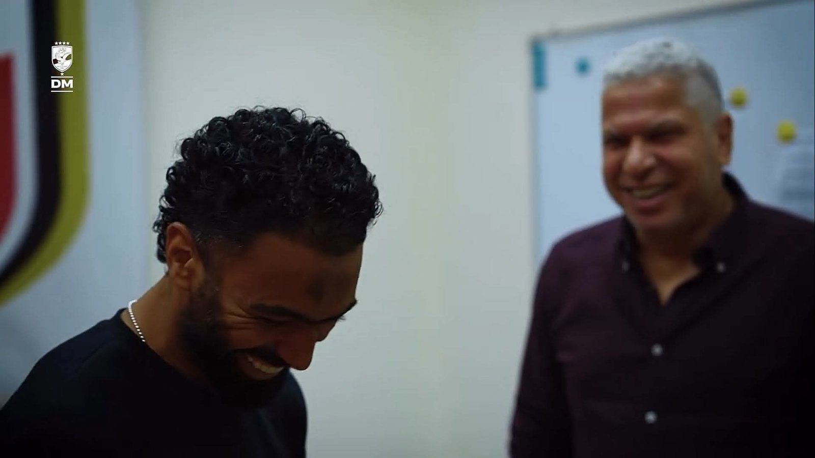 بالصور.. مراسم تجديد عقد حسين الشحات مع النادي الأهلي لمدة موسمين.. استمرار النينجا في القلعة الحمراء 3 بالصور.. مراسم تجديد عقد حسين الشحات مع النادي الأهلي لمدة موسمين.. استمرار النينجا في القلعة الحمراء