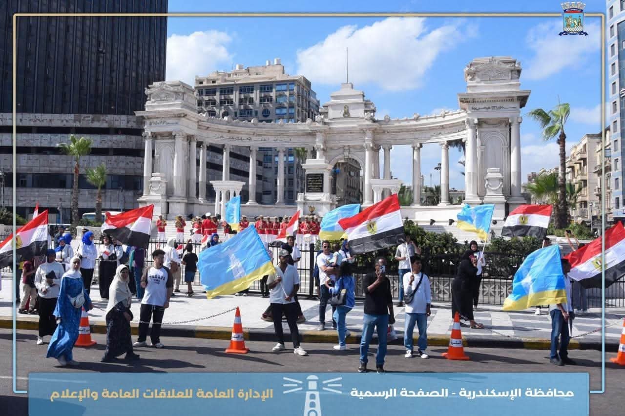 محافظ الإسكندرية يشهد عروضًا مبهرة للقوات البحرية احتفالًا بالعيد القومي الـ74 للمحافظة