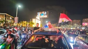 احتفالات الشعب السكندري بفوز منتخب مصر والتأهل إلى دور الـ16 بكأس العالم تشعل شوارع الإسكندرية 14 احتفالات الشعب السكندري بفوز منتخب مصر والتأهل إلى دور الـ16 بكأس العالم تشعل شوارع الإسكندرية