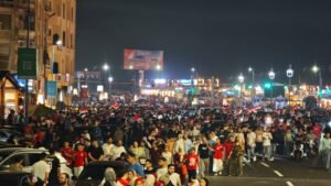احتفالات الشعب السكندري بفوز منتخب مصر والتأهل إلى دور الـ16 بكأس العالم تشعل شوارع الإسكندرية 15 احتفالات الشعب السكندري بفوز منتخب مصر والتأهل إلى دور الـ16 بكأس العالم تشعل شوارع الإسكندرية