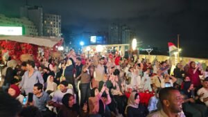 احتفالات الشعب السكندري بفوز منتخب مصر والتأهل إلى دور الـ16 بكأس العالم تشعل شوارع الإسكندرية 9 احتفالات الشعب السكندري بفوز منتخب مصر والتأهل إلى دور الـ16 بكأس العالم تشعل شوارع الإسكندرية