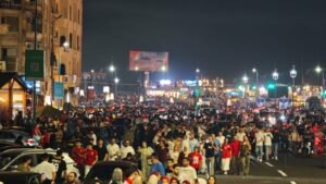 احتفالات الشعب السكندري بفوز منتخب مصر والتأهل إلى دور الـ16 بكأس العالم تشعل شوارع الإسكندرية 3 احتفالات الشعب السكندري بفوز منتخب مصر والتأهل إلى دور الـ16 بكأس العالم تشعل شوارع الإسكندرية