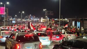احتفالات الشعب السكندري بفوز منتخب مصر والتأهل إلى دور الـ16 بكأس العالم تشعل شوارع الإسكندرية 19 احتفالات الشعب السكندري بفوز منتخب مصر والتأهل إلى دور الـ16 بكأس العالم تشعل شوارع الإسكندرية