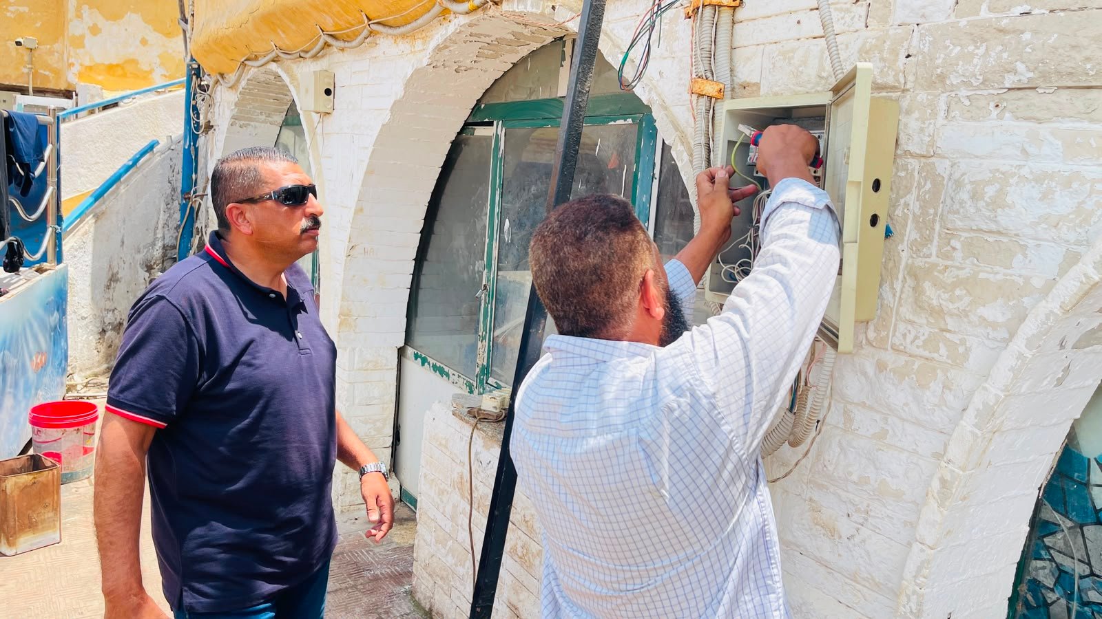 محافظ الإسكندرية يوجه بحملة عاجلة لتأمين شواطئ النخيل وإزالة المخالفات حفاظًا على سلامة المواطنين