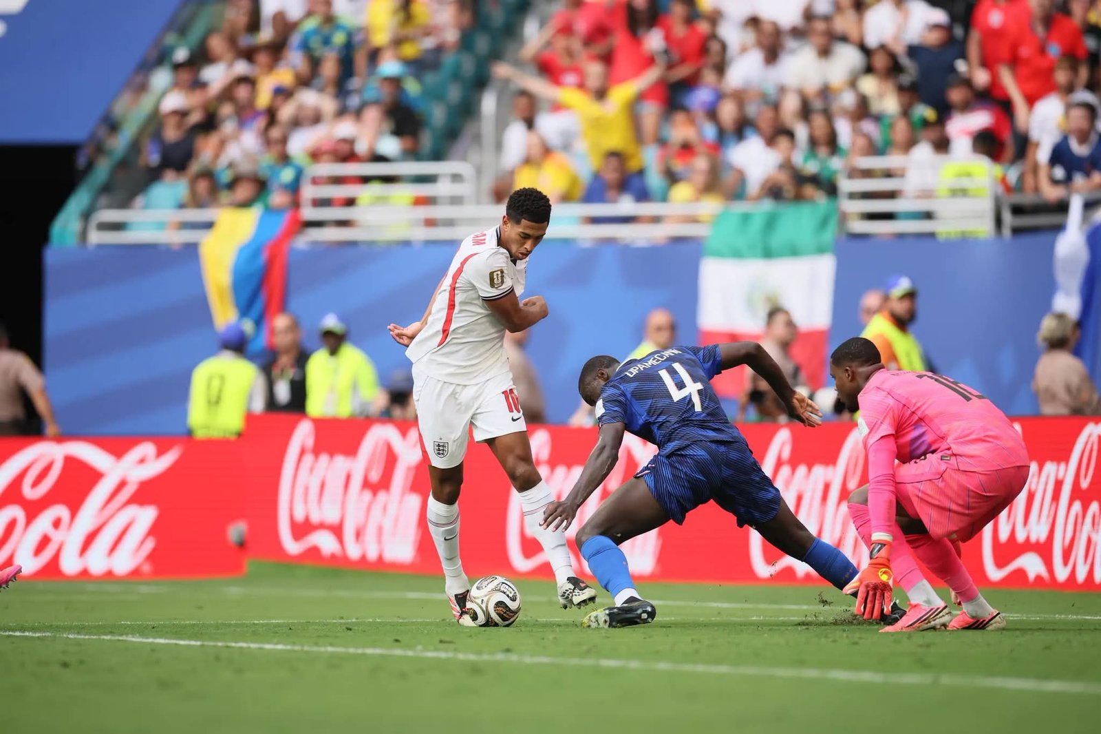 إنجلترا تحصد برونزية كأس العالم 2026 بسداسية مثيرة أمام فرنسا 6 إنجلترا تحصد برونزية كأس العالم 2026 بسداسية مثيرة أمام فرنسا