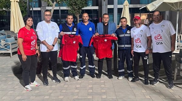 منتخب الشباب يكرم طاقم الإسعاف بعد إنقاذ حياة مدرب حراس المرمى في لفتة إنسانية مميزة 2 منتخب الشباب يكرم طاقم الإسعاف بعد إنقاذ حياة مدرب حراس المرمى في لفتة إنسانية مميزة