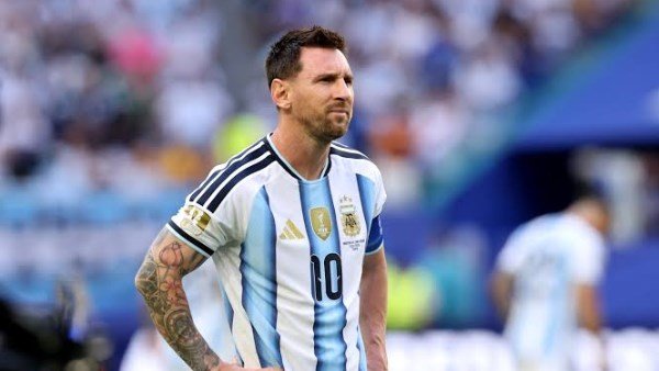 نيكو أوريلي عن مواجهة ميسي: أفضل لاعب في التاريخ وأنتظر التحدي بشغف 2 نيكو أوريلي عن مواجهة ميسي: أفضل لاعب في التاريخ وأنتظر التحدي بشغف