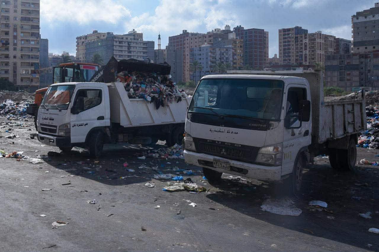 محافظة الإسكندرية ترفع 121 طنًا من المخلفات في حملة موسعة للقضاء على بؤر فرز المخلفات 3 محافظة الإسكندرية ترفع 121 طنًا من المخلفات في حملة موسعة للقضاء على بؤر فرز المخلفات