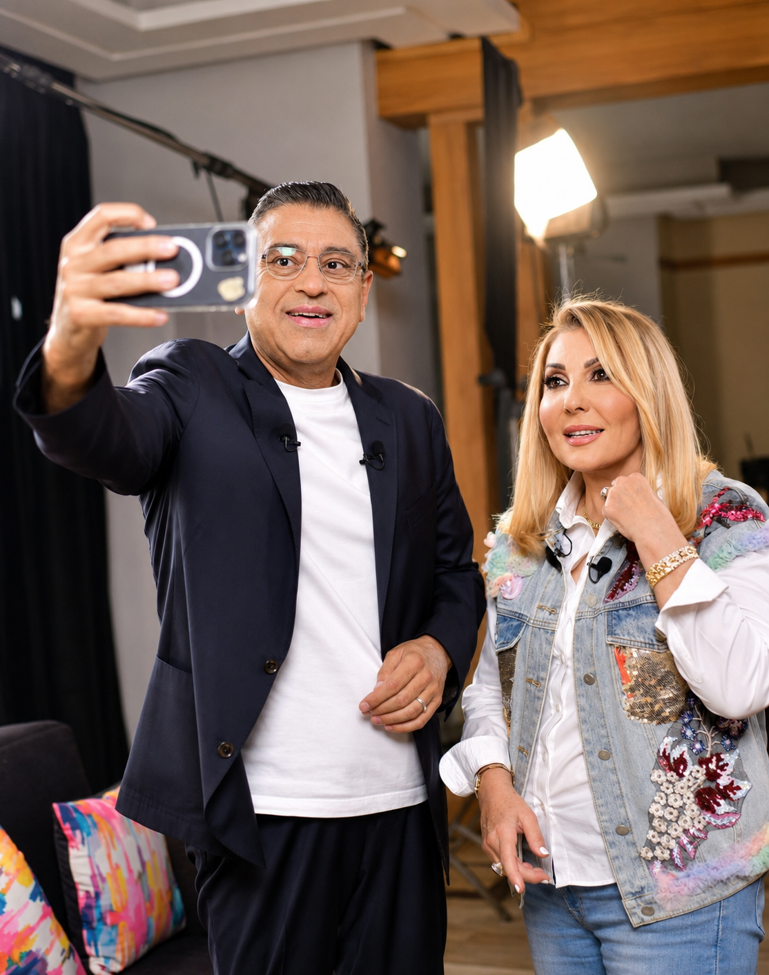 نادية الجندي مع معتز الدمرداش.. الفنانة تعلن موعد ظهورها وتوجه رسالة إلى جمهورها 2 نادية الجندي مع معتز الدمرداش.. الفنانة تعلن موعد ظهورها وتوجه رسالة إلى جمهورها