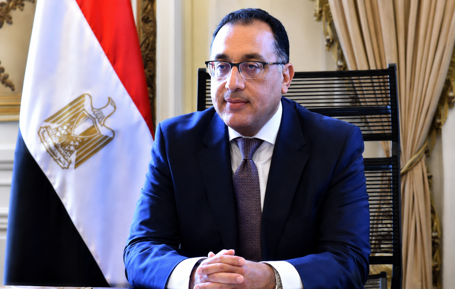 رئيس الوزراء يهنئ الرئيس السيسي بالذكرى الـ74 لثورة 23 يوليو.. تأكيد على مواصلة مسيرة البناء والتنمية 2 رئيس الوزراء يهنئ الرئيس السيسي بالذكرى الـ74 لثورة 23 يوليو.. تأكيد على مواصلة مسيرة البناء والتنمية