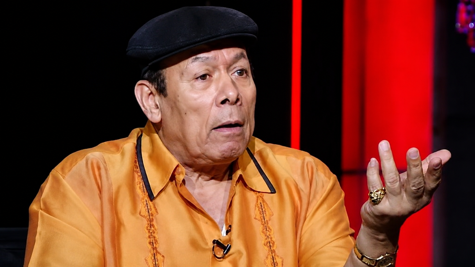 أحمد ماهر يكشف كواليس أزمة رأفت الهجان ويهاجم بيان نقابة المهن التمثيلية: عاتبت أشرف زكي على التسرع 4 أحمد ماهر يكشف كواليس أزمة رأفت الهجان ويهاجم بيان نقابة المهن التمثيلية: عاتبت أشرف زكي على التسرع