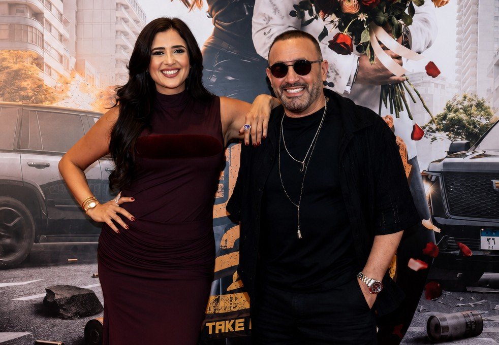 ياسمين عبد العزيز وأحمد السقا في العرض الخاص لفيلم "خلي بالك من نفسك".. أول تعاون سينمائي بعد 23 عامًا يجذب الأنظار 4 ياسمين عبد العزيز وأحمد السقا في العرض الخاص لفيلم "خلي بالك من نفسك".. أول تعاون سينمائي بعد 23 عامًا يجذب الأنظار