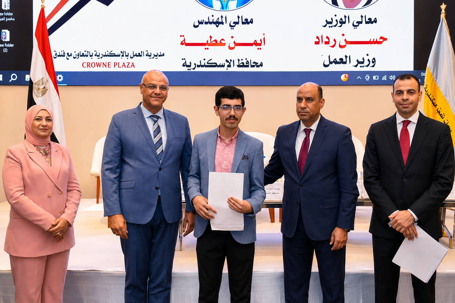 وزير العمل ومحافظ الإسكندرية يسلمان عقود العمل لخريجي التدريب المهني ويؤكدان دعم التشغيل وتمكين الشباب
