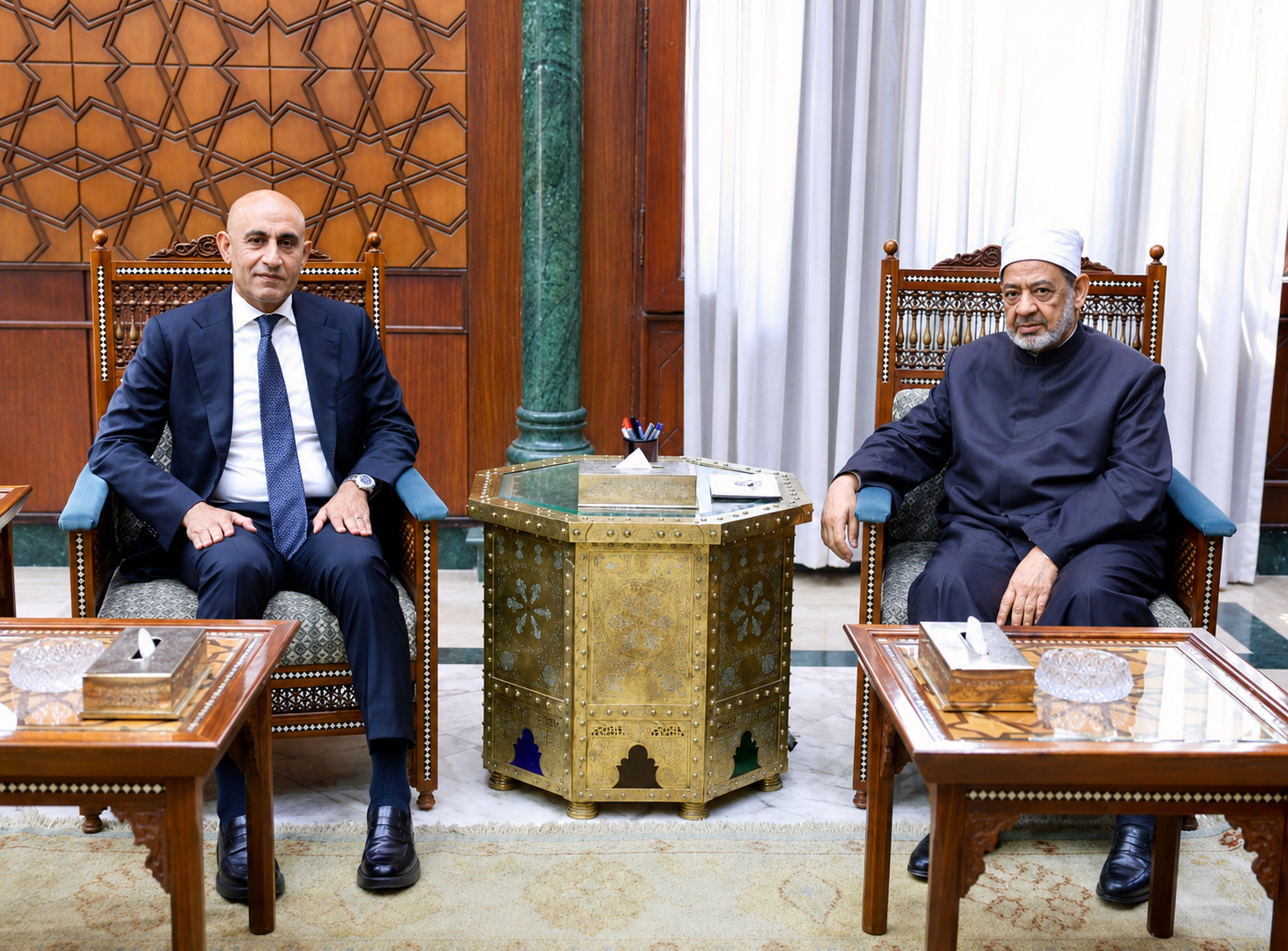 شيخ الأزهر يستقبل وزير التربية والتعليم ويؤكد: الاعتزاز باللغة العربية أساس الحفاظ على الهوية 