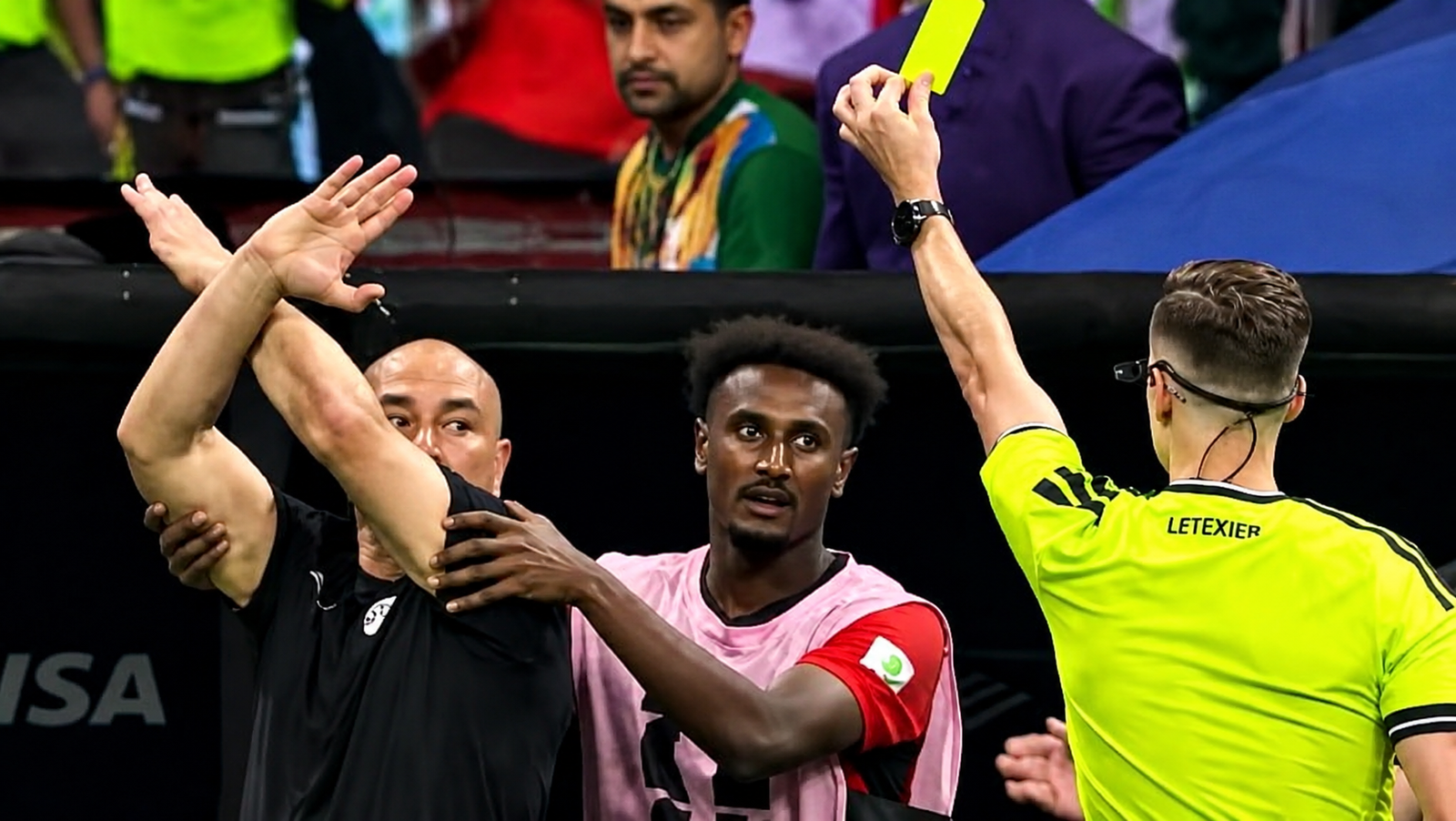 هاكر يزعم اختراق الاتحاد الأرجنتيني بعد مباراة مصر.. عرض قاعدة بيانات للبيع يثير جدلاً واسعًا 3 هاكر يزعم اختراق الاتحاد الأرجنتيني بعد مباراة مصر.. عرض قاعدة بيانات للبيع يثير جدلاً واسعًا