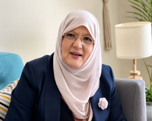 شمس البارودي تحسم الجدل حول صورها القديمة: توثيق الذكريات حق شخصي والدين لا يُختزل في المظهر 3 شمس البارودي تحسم الجدل حول صورها القديمة: توثيق الذكريات حق شخصي والدين لا يُختزل في المظهر