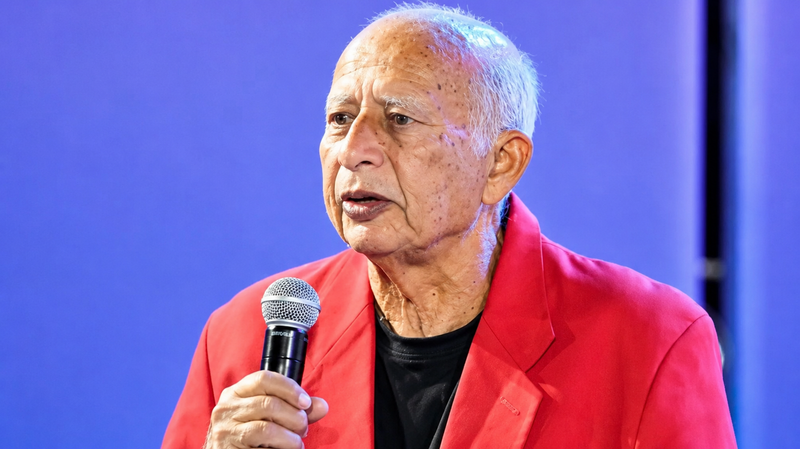 وفاة هاني شنودة تشعل موجة حزن واسعة.. الفن المصري يودع أحد أبرز صناع الموسيقى الحديثة 5 وفاة هاني شنودة تشعل موجة حزن واسعة.. الفن المصري يودع أحد أبرز صناع الموسيقى الحديثة