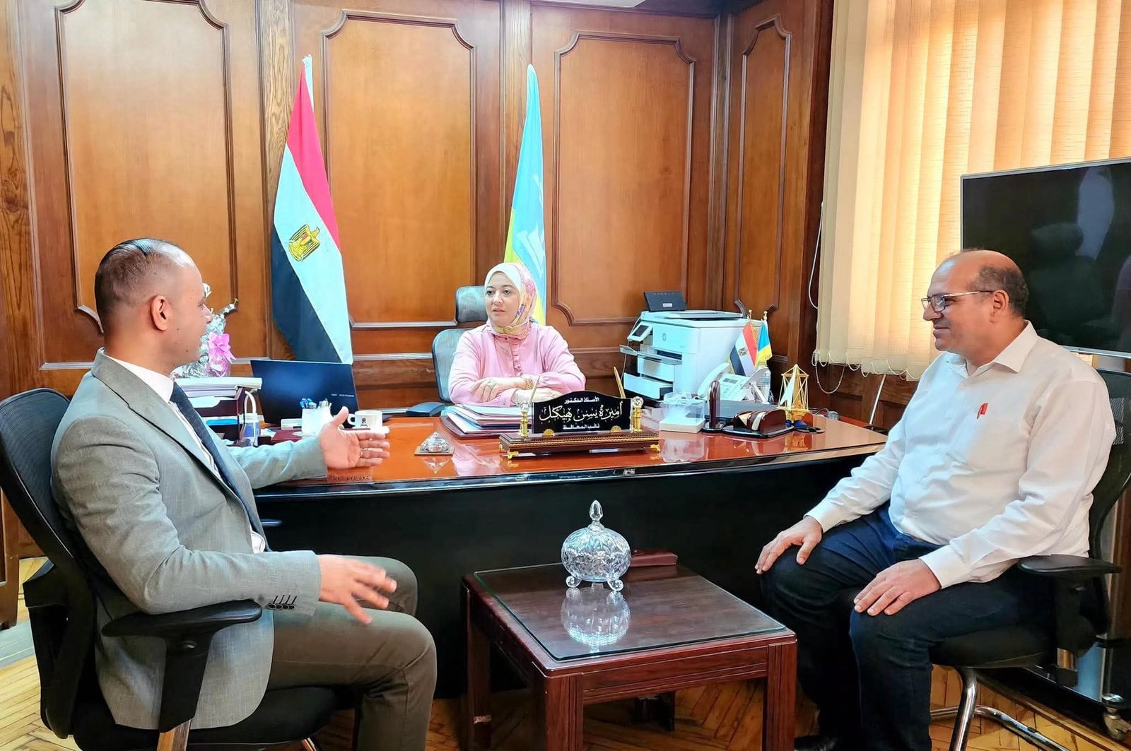 مبادرة أنا متعلم مدى الحياة.. نائب محافظ الإسكندرية تبحث تعزيز التعاون مع صندوق مكافحة وعلاج الإدمان لدعم الشباب 3 مبادرة أنا متعلم مدى الحياة.. نائب محافظ الإسكندرية تبحث تعزيز التعاون مع صندوق مكافحة وعلاج الإدمان لدعم الشباب