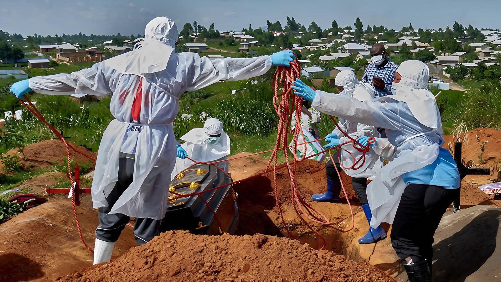 ارتفاع وفيات إيبولا في الكونغو الديمقراطية إلى 600 حالة.. السلطات الصحية تحذر من تسارع انتشار العدوى 3 ارتفاع وفيات إيبولا في الكونغو الديمقراطية إلى 600 حالة.. السلطات الصحية تحذر من تسارع انتشار العدوى