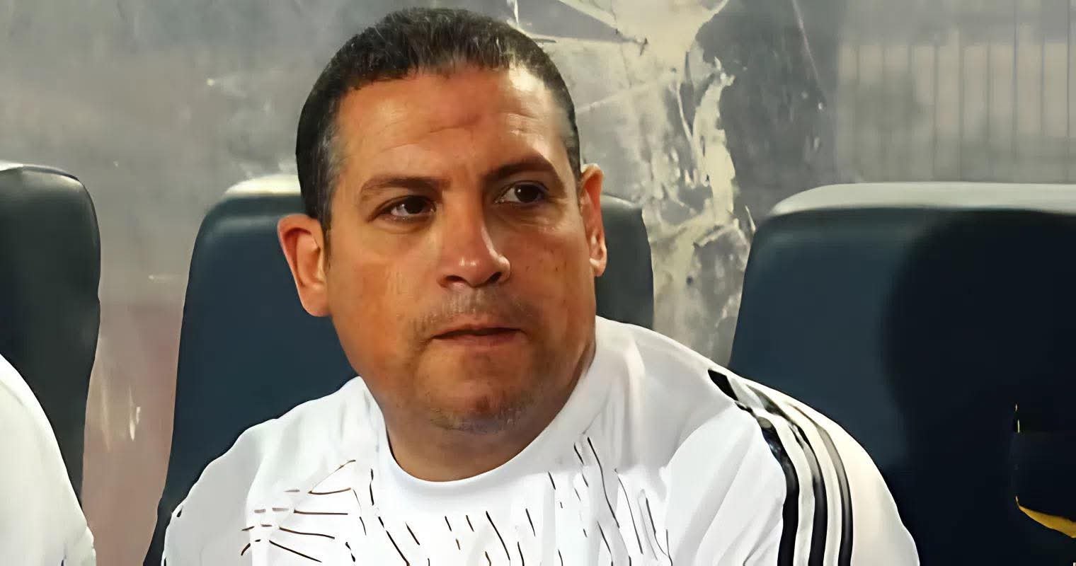 تشييع جنازة شقيق طارق سليمان بعد صلاة الظهر في بورسعيد.. واتحاد الكرة ومنتخب مصر ينعيان المدرب العام للفراعنة 4 تشييع جنازة شقيق طارق سليمان بعد صلاة الظهر في بورسعيد.. واتحاد الكرة ومنتخب مصر ينعيان المدرب العام للفراعنة