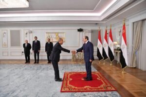 بعد إنجاز كأس العالم.. الرئيس السيسي يكرم أعضاء اتحاد الكرة والجهاز الفني والإداري لمنتخب مصر 4 بعد إنجاز كأس العالم.. الرئيس السيسي يكرم أعضاء اتحاد الكرة والجهاز الفني والإداري لمنتخب مصر