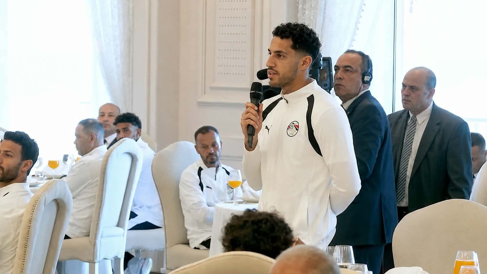مصطفى شوبير للرئيس عبد الفتاح السيسي: لم نأتِ للمشاركة المشرفة فقط.. وكنا نؤمن بقدرتنا على الوصول لأبعد مرحلة في كأس العالم 1 مصطفى شوبير للرئيس عبد الفتاح السيسي: لم نأتِ للمشاركة المشرفة فقط.. وكنا نؤمن بقدرتنا على الوصول لأبعد مرحلة في كأس العالم