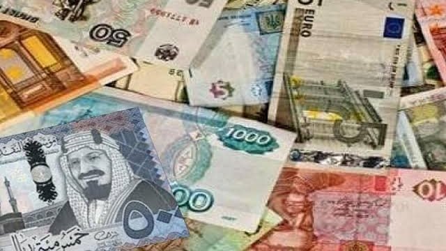 سعر العملات العربية اليوم السبت 15 أغسطس 2026.. استقرار الريال السعودي والدينار الكويتي أمام الجنيه 3 سعر العملات العربية اليوم السبت 15 أغسطس 2026.. استقرار الريال السعودي والدينار الكويتي أمام الجنيه