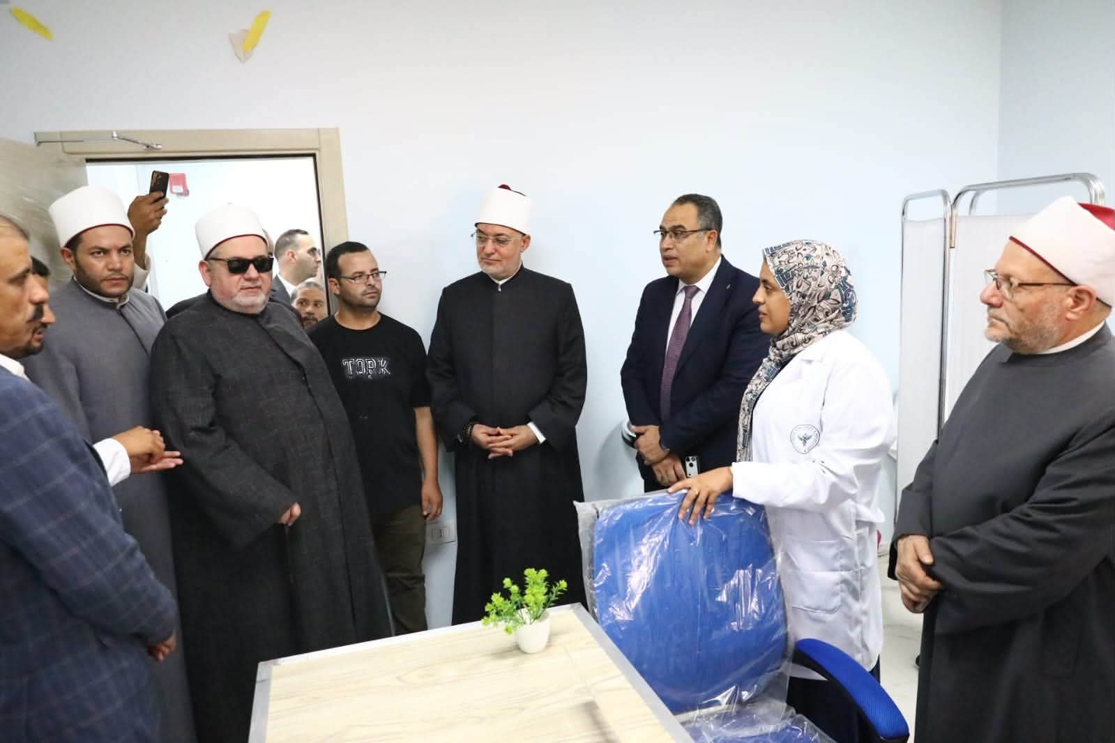 مفتي الجمهورية يزور مؤسسة الرحمن الرحيم بشمال سيناء ويشيد بجهودها في خدمة المجتمع وتحفيظ القرآن الكريم 2 مفتي الجمهورية يزور مؤسسة الرحمن الرحيم بشمال سيناء ويشيد بجهودها في خدمة المجتمع وتحفيظ القرآن الكريم