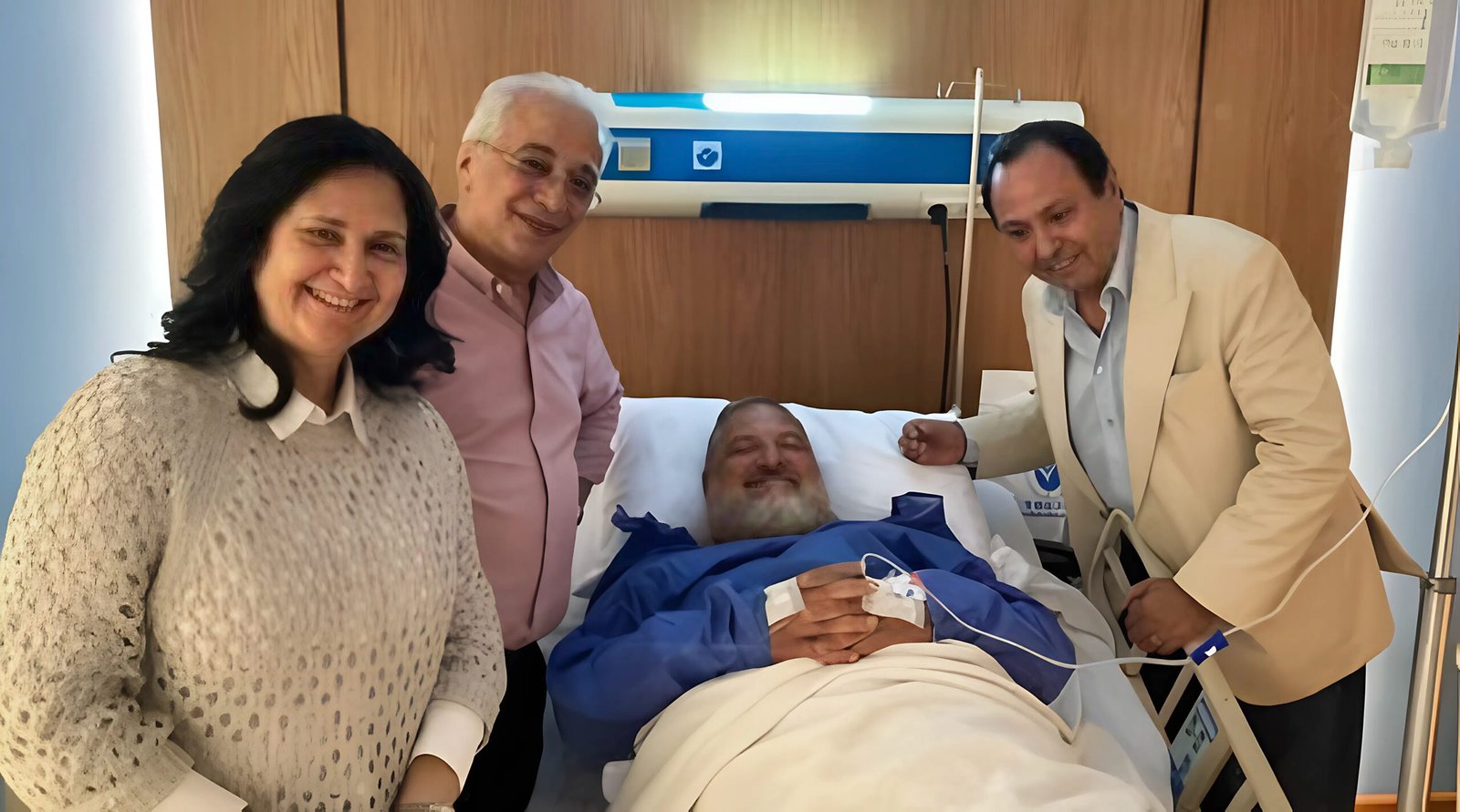 خالد الصاوي يحسم الجدل حول صورة المستشفى ويكشف حقيقة خضوعه لعملية جراحية