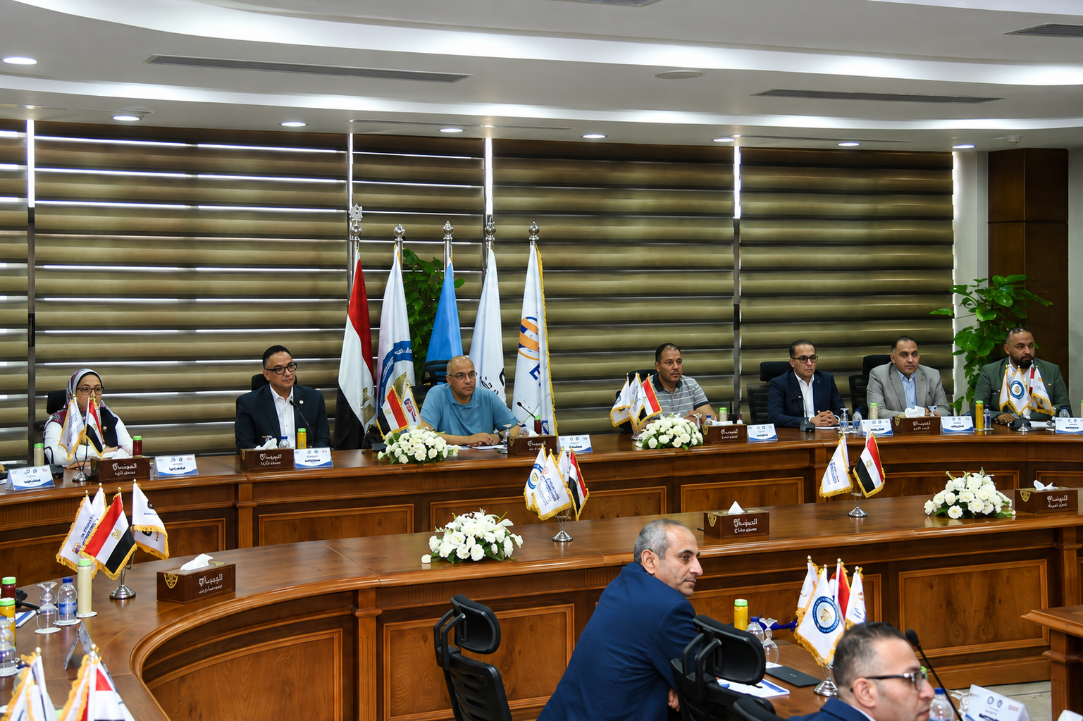 محافظ الإسكندرية يضع حجر الأساس لمشروع رفع كفاءة وإنارة طريق النهضة بطول 5.2 كم 3 محافظ الإسكندرية يضع حجر الأساس لمشروع رفع كفاءة وإنارة طريق النهضة بطول 5.2 كم