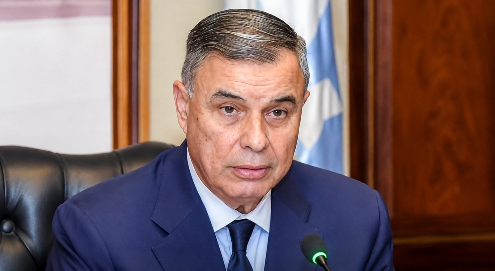 بقرار جمهوري.. تعيين أحمد خالد حسن حسين نائبًا لرئيس هيئة قناة السويس 4 بقرار جمهوري.. تعيين أحمد خالد حسن حسين نائبًا لرئيس هيئة قناة السويس